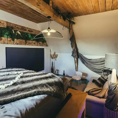 בית נופש Historic Estate With Wellness In Normandy *