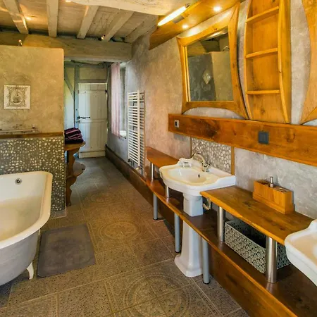 Historic Estate With Wellness In Normandy Longmesnil
