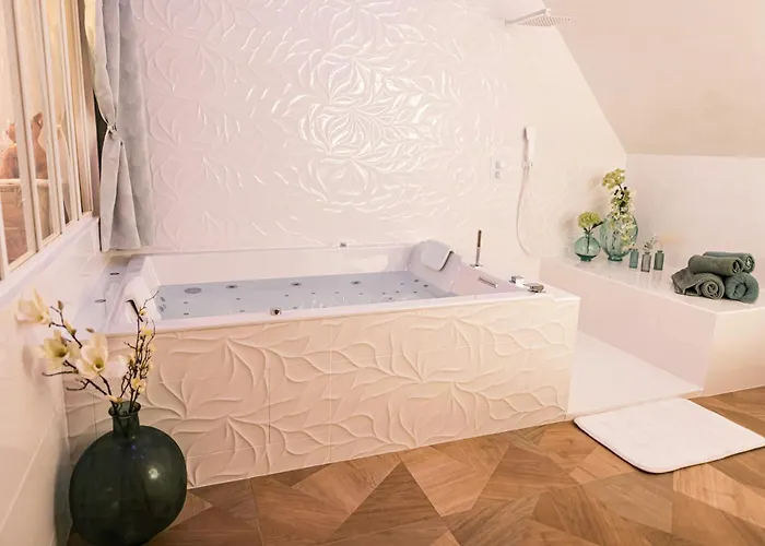 Historic Estate With Wellness In Normandy Longmesnil